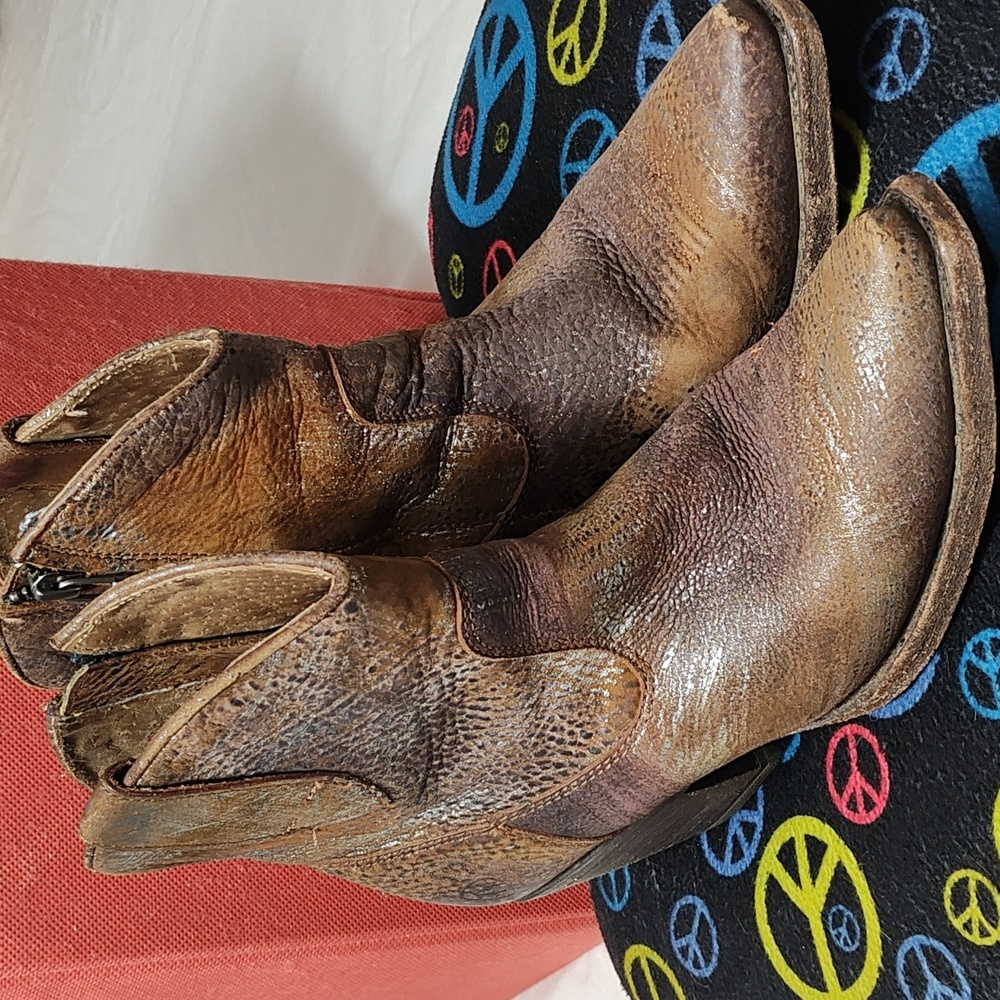Ariat Distressed Tan Leather Ankle Boots - Picture 3 of 16